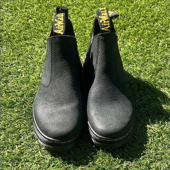 NWT DR MARTENS Black Chelsea Boots! - Picture 2 of 8